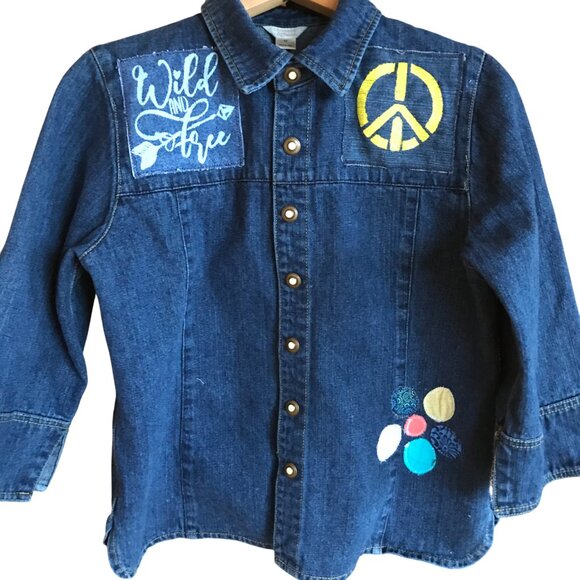 Painted Jean Jacket, Size Medium: Upcycled Denim Shirt, Rock and Roll Hippie Top - Picture 5 of 9